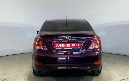 Hyundai Solaris II рестайлинг, 2011 год, 680 000 рублей, 10 фотография