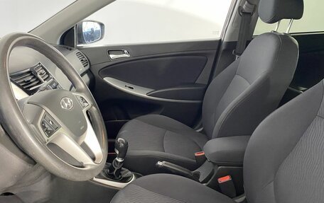 Hyundai Solaris II рестайлинг, 2011 год, 680 000 рублей, 26 фотография
