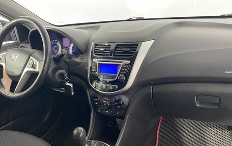Hyundai Solaris II рестайлинг, 2011 год, 680 000 рублей, 24 фотография