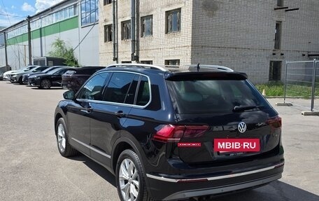 Volkswagen Tiguan II, 2018 год, 2 890 000 рублей, 3 фотография