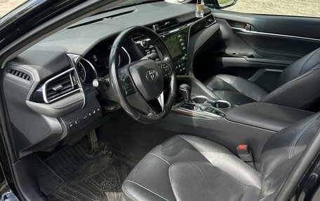 Toyota Camry, 2018 год, 2 400 000 рублей, 9 фотография