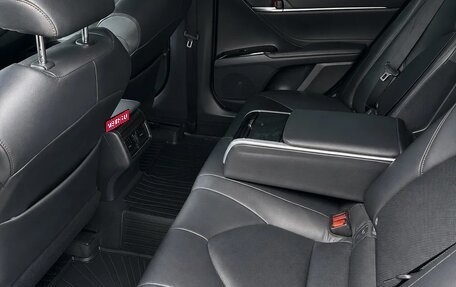 Toyota Camry, 2018 год, 2 400 000 рублей, 11 фотография