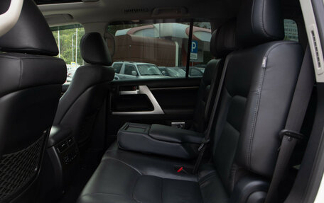 Toyota Land Cruiser 200, 2018 год, 6 388 000 рублей, 9 фотография