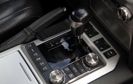 Toyota Land Cruiser 200, 2018 год, 6 388 000 рублей, 18 фотография