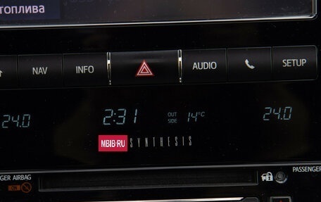 Toyota Land Cruiser 200, 2018 год, 6 388 000 рублей, 23 фотография