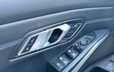 BMW 3 серия, 2019 год, 3 190 000 рублей, 13 фотография