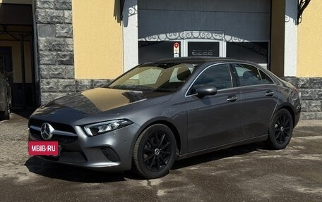 Mercedes-Benz A-Класс, 2021 год, 3 250 000 рублей, 1 фотография