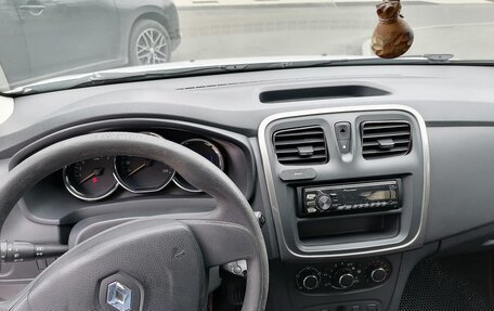 Renault Logan II, 2016 год, 430 000 рублей, 12 фотография