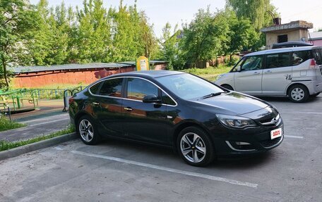 Opel Astra J, 2013 год, 900 000 рублей, 3 фотография