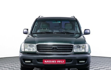 Toyota Land Cruiser 100 рестайлинг 2, 2001 год, 1 500 000 рублей, 2 фотография