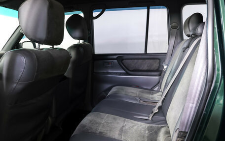 Toyota Land Cruiser 100 рестайлинг 2, 2001 год, 1 500 000 рублей, 12 фотография