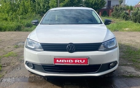 Volkswagen Jetta VI, 2013 год, 1 150 000 рублей, 1 фотография