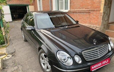 Mercedes-Benz E-Класс, 2004 год, 1 150 000 рублей, 10 фотография