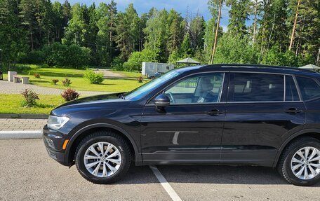 Volkswagen Tiguan I, 2018 год, 2 000 070 рублей, 3 фотография