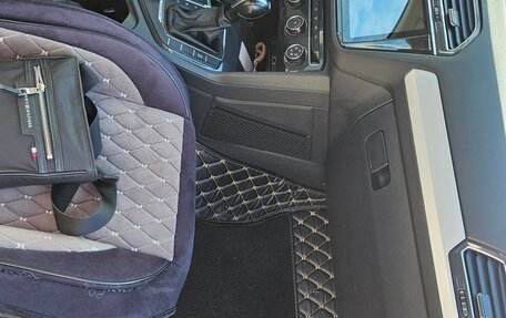 Volkswagen Tiguan I, 2018 год, 2 000 070 рублей, 12 фотография