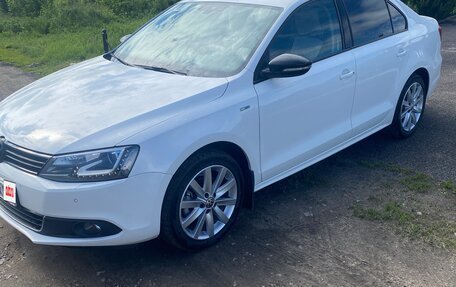 Volkswagen Jetta VI, 2013 год, 1 150 000 рублей, 4 фотография