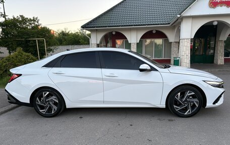 Hyundai Elantra, 2023 год, 2 250 000 рублей, 2 фотография