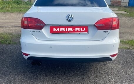 Volkswagen Jetta VI, 2013 год, 1 150 000 рублей, 2 фотография