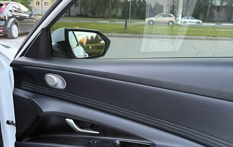 Hyundai Elantra, 2023 год, 2 250 000 рублей, 26 фотография