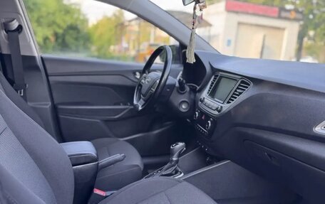 Hyundai Solaris II рестайлинг, 2019 год, 1 400 000 рублей, 5 фотография