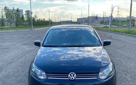 Volkswagen Polo VI (EU Market), 2011 год, 860 000 рублей, 2 фотография