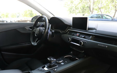 Audi A4, 2018 год, 2 844 000 рублей, 10 фотография