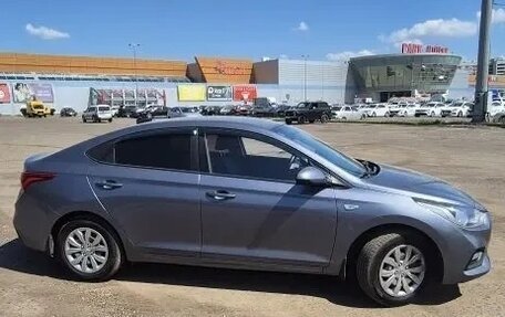 Hyundai Solaris II рестайлинг, 2018 год, 910 000 рублей, 8 фотография