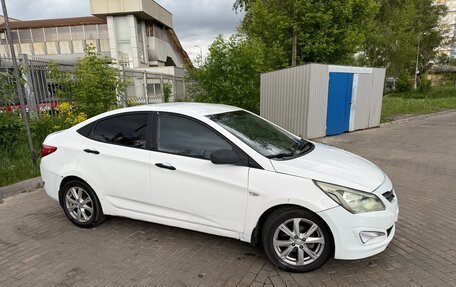 Hyundai Solaris II рестайлинг, 2015 год, 340 000 рублей, 3 фотография