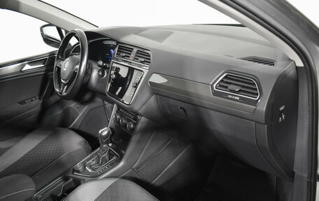 Volkswagen Tiguan II, 2018 год, 2 190 000 рублей, 13 фотография