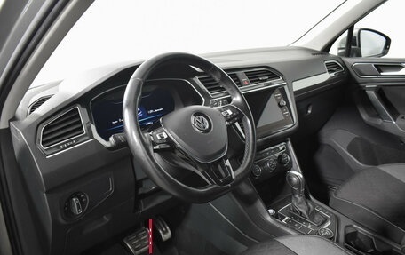 Volkswagen Tiguan II, 2018 год, 2 190 000 рублей, 10 фотография