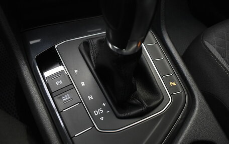 Volkswagen Tiguan II, 2018 год, 2 270 000 рублей, 10 фотография