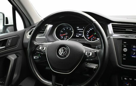 Volkswagen Tiguan II, 2018 год, 2 270 000 рублей, 13 фотография