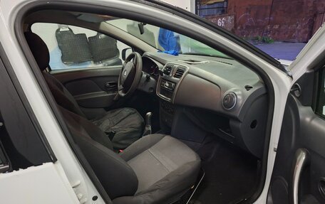 Renault Logan II, 2015 год, 380 000 рублей, 9 фотография
