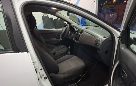 Renault Logan II, 2015 год, 380 000 рублей, 14 фотография