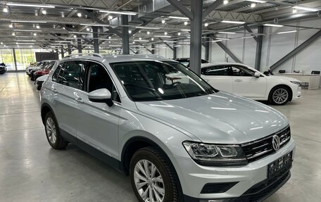 Volkswagen Tiguan II, 2019 год, 2 643 000 рублей, 3 фотография