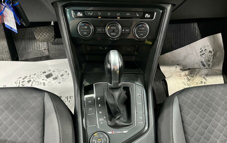 Volkswagen Tiguan II, 2019 год, 2 643 000 рублей, 10 фотография