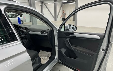 Volkswagen Tiguan II, 2019 год, 2 643 000 рублей, 14 фотография