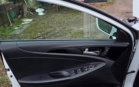 Hyundai Sonata VI, 2012 год, 1 250 000 рублей, 18 фотография