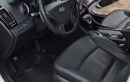 Hyundai Sonata VI, 2012 год, 1 250 000 рублей, 17 фотография