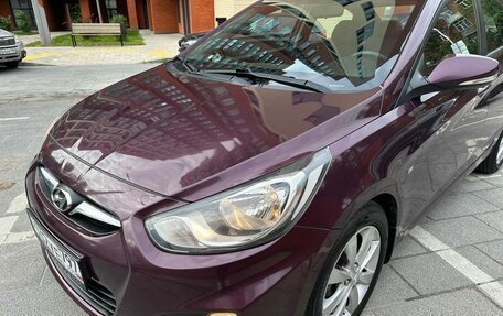 Hyundai Solaris II рестайлинг, 2011 год, 820 000 рублей, 2 фотография