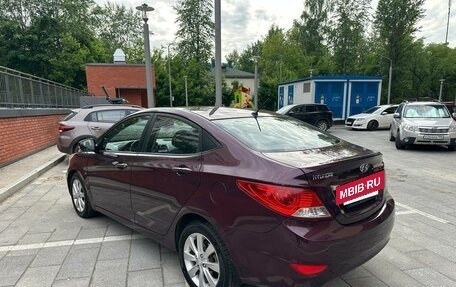 Hyundai Solaris II рестайлинг, 2011 год, 820 000 рублей, 13 фотография
