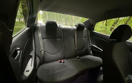 Hyundai Solaris II рестайлинг, 2011 год, 820 000 рублей, 23 фотография
