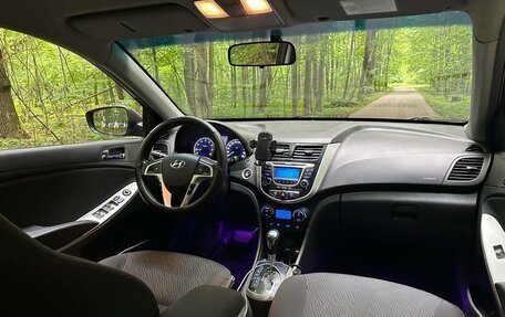 Hyundai Solaris II рестайлинг, 2011 год, 820 000 рублей, 24 фотография