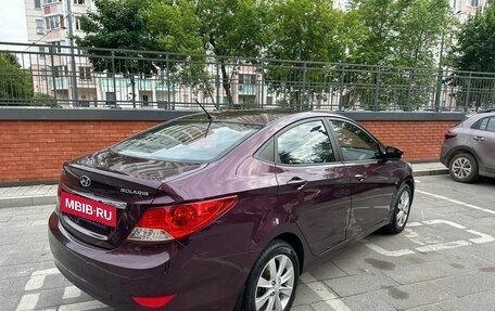Hyundai Solaris II рестайлинг, 2011 год, 820 000 рублей, 16 фотография
