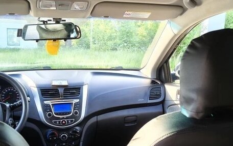 Hyundai Solaris II рестайлинг, 2012 год, 650 000 рублей, 2 фотография