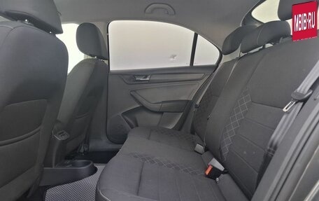 Skoda Rapid II, 2021 год, 1 700 000 рублей, 11 фотография