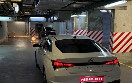 Hyundai Elantra, 2022 год, 2 050 000 рублей, 4 фотография