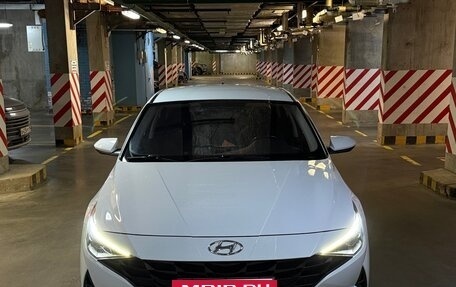 Hyundai Elantra, 2022 год, 2 050 000 рублей, 3 фотография