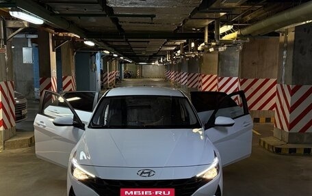 Hyundai Elantra, 2022 год, 2 050 000 рублей, 12 фотография