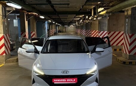 Hyundai Elantra, 2022 год, 2 050 000 рублей, 13 фотография